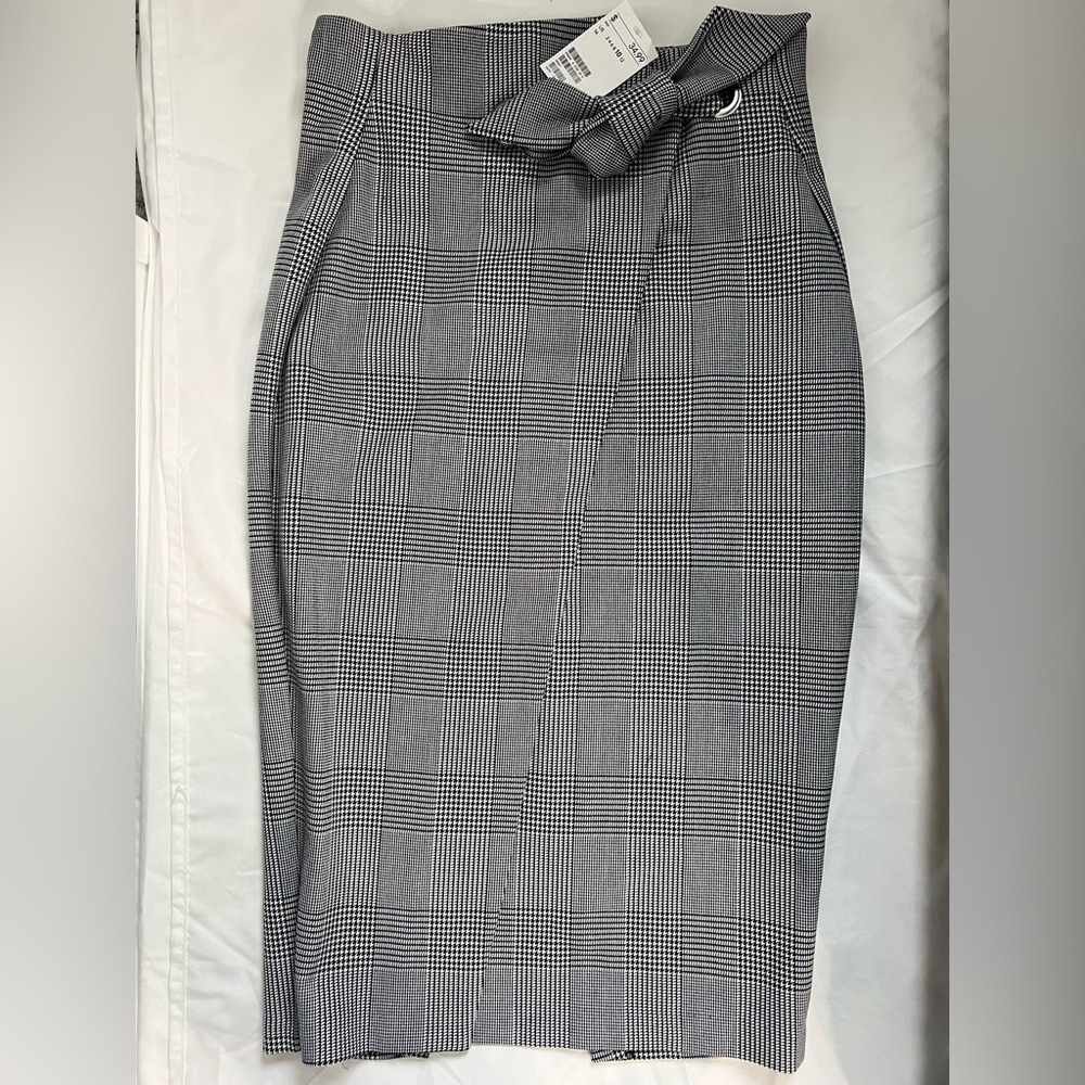 H&M. Long skirt. Size 10